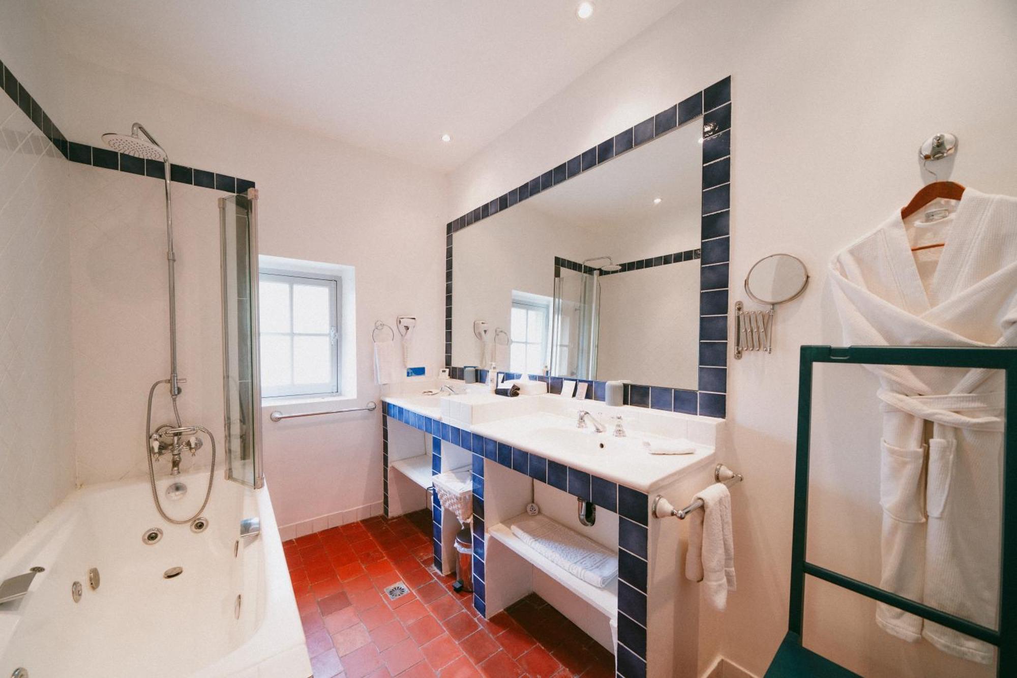 Bastide Rose Otel Le Thor Dış mekan fotoğraf