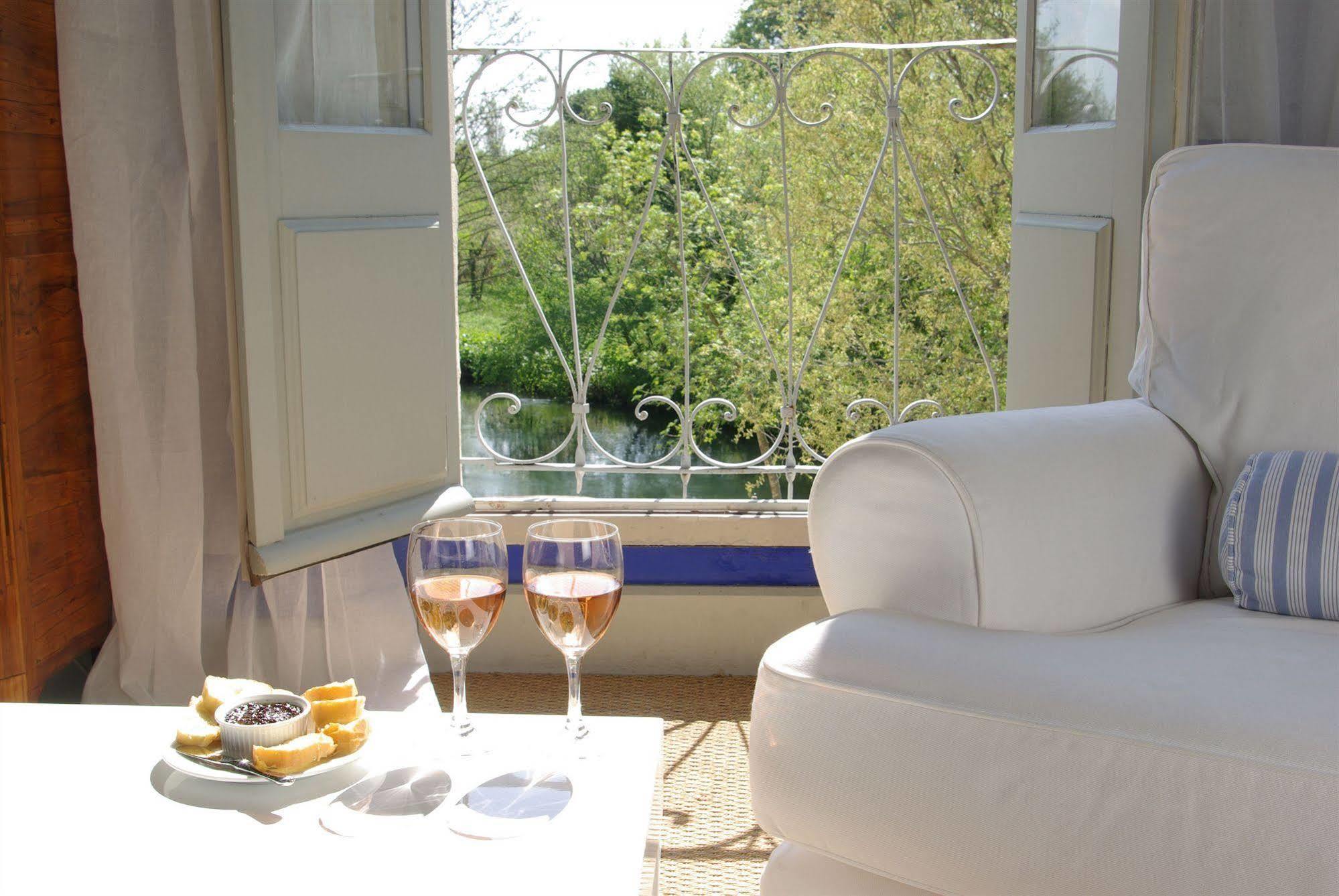 Bastide Rose Otel Le Thor Dış mekan fotoğraf